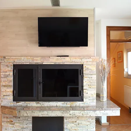 Apartman Prekrasan Sa Kaminom Zára