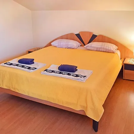 Prekrasan Sa Kaminom Apartman